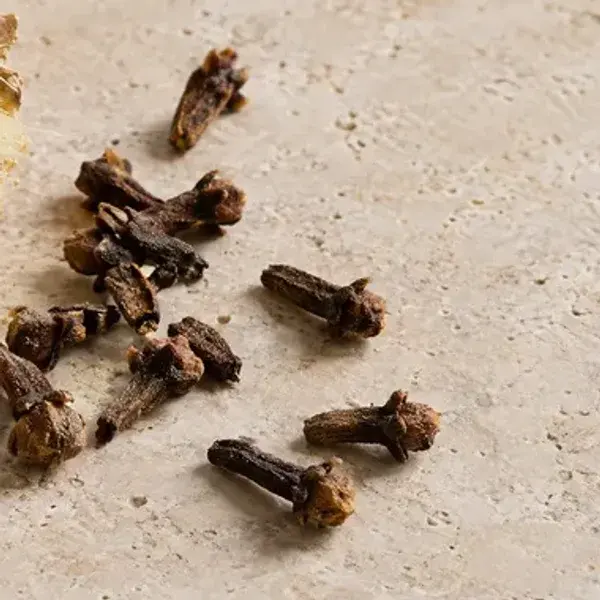 Whole dried cloves